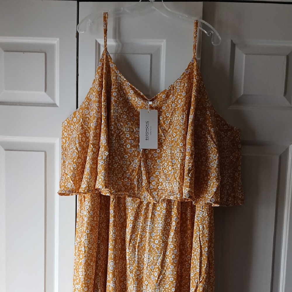 BloomChic  Yellow / Mustard Floral Dress size 28